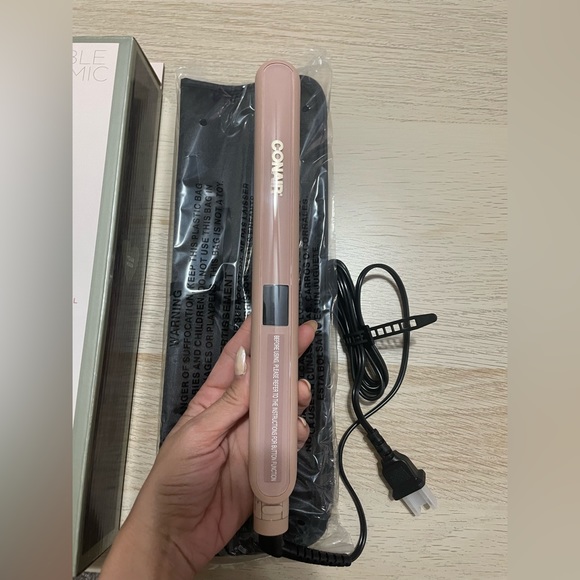 Conair double ceramic 1” digital touch flat iron✨ New - Picture 2 of 8